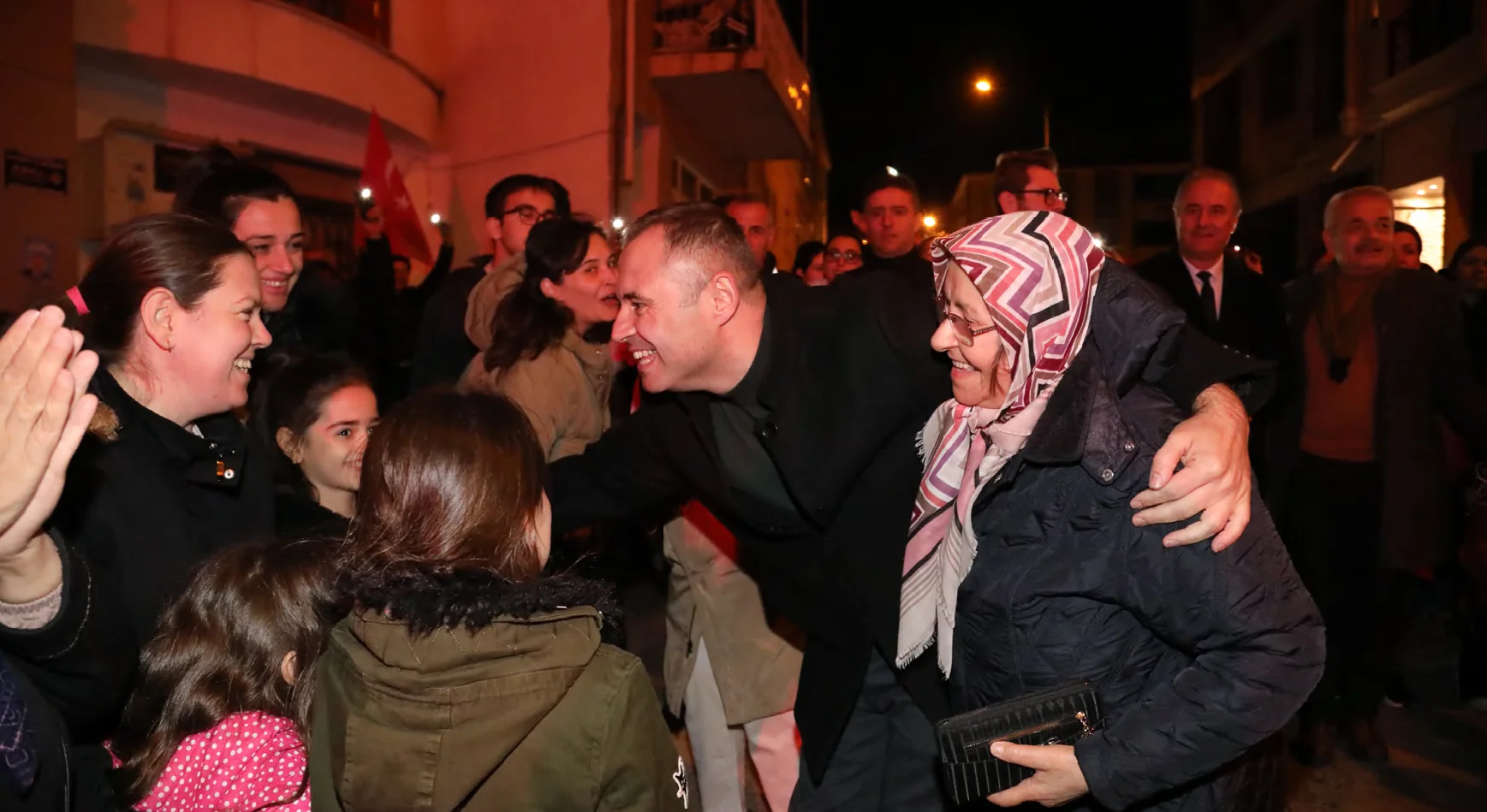 mahallelimiz-odak-sen-varsin-derya-bulut-1